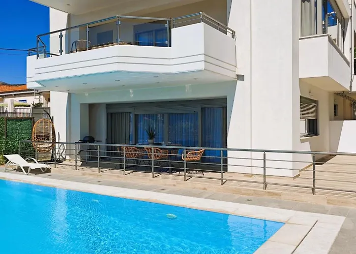 Costa Voula Shared Pool & Beach Apartment A2
